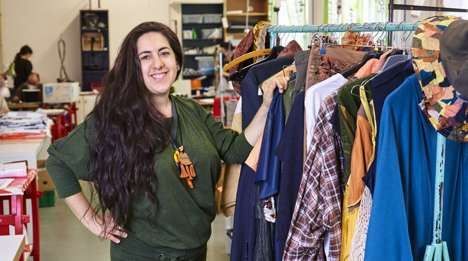 Upcycling-Outfit aus der Ausstellung gabarage goes Fashion Revolution
